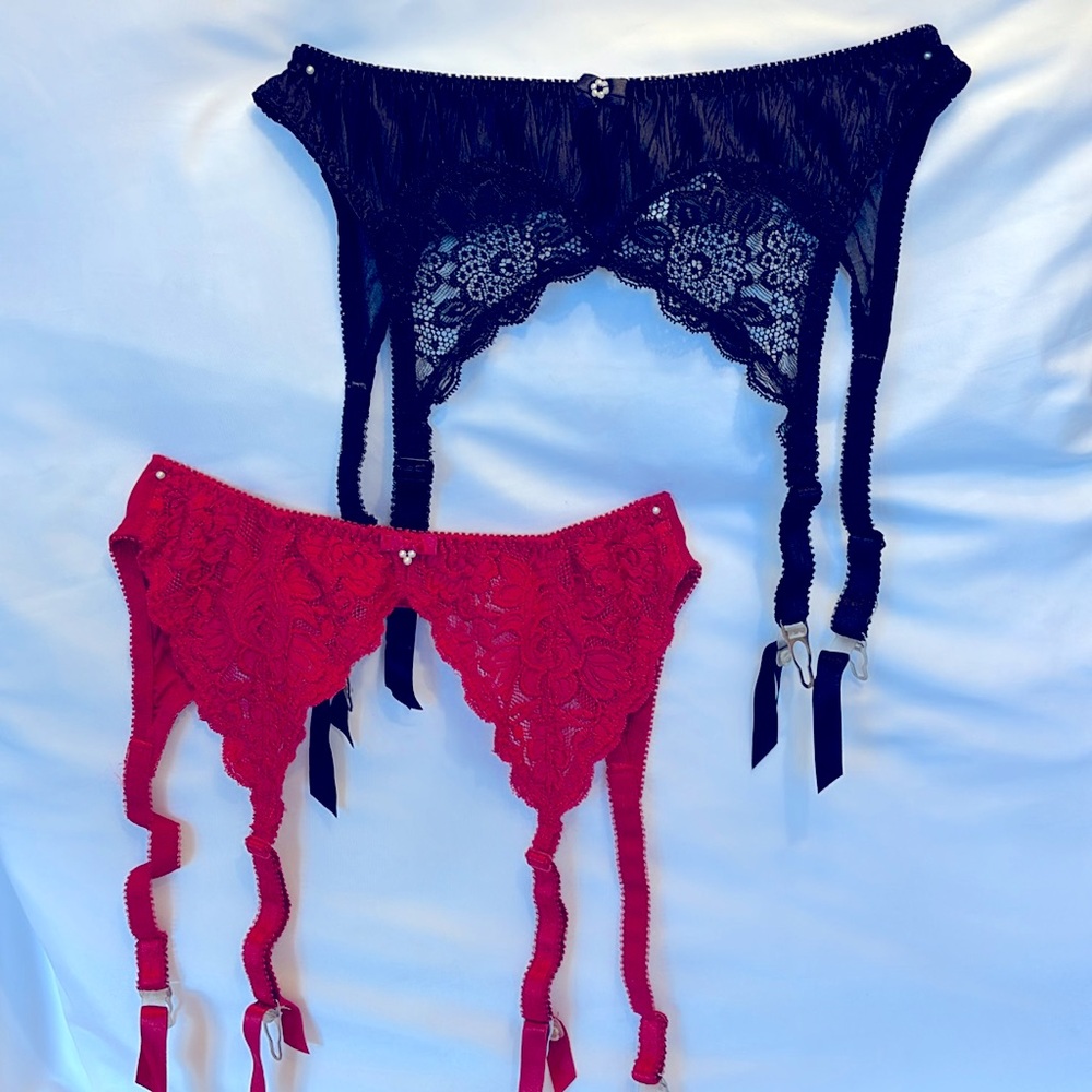 VINTAGE 90’s FELINA LINGERIE BEAUTIFUL LACE GARTER - 2PACK SIZE M/L